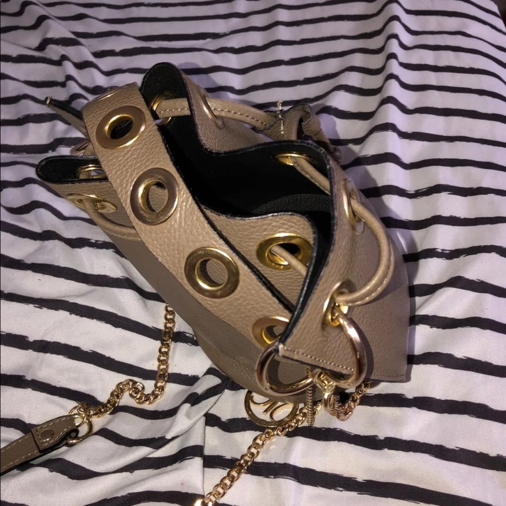 purse - Picture 3 of 3